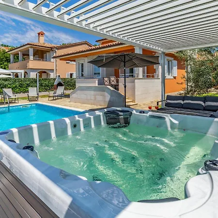 Amazing In With Kitchen *