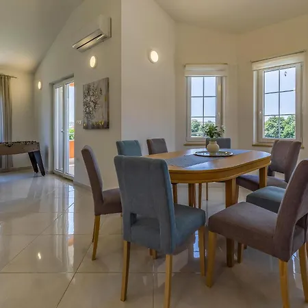 Amazing In With Kitchen Holiday home