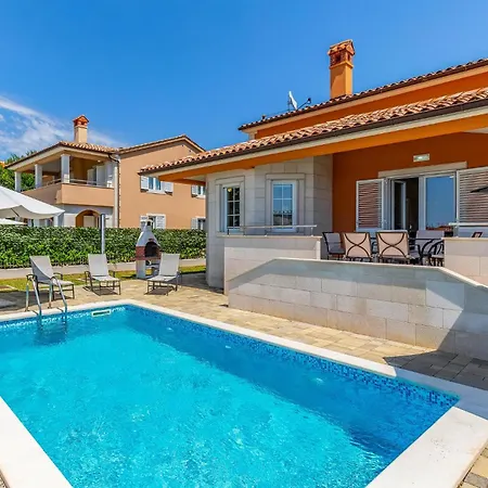 Holiday home Amazing In With Kitchen *